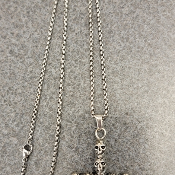 Gothic Style Skeleton Pendant Necklace - Picture 2 of 4